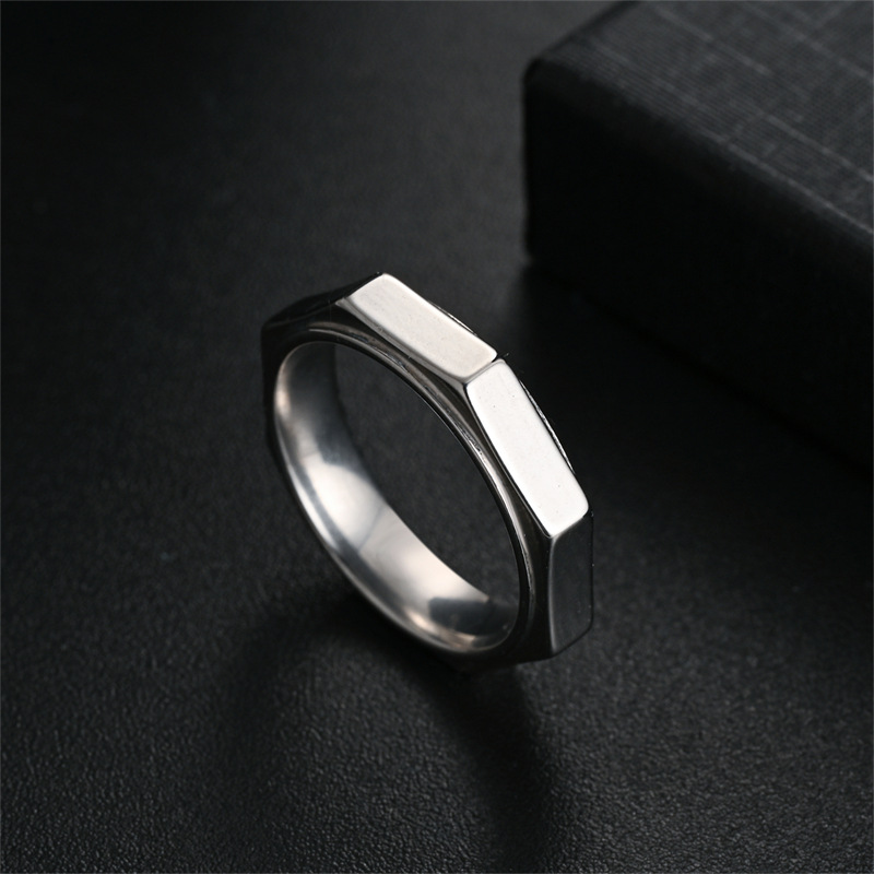 Anneau hexagonal en titane et  - Initial Ring Custom avis et prix
